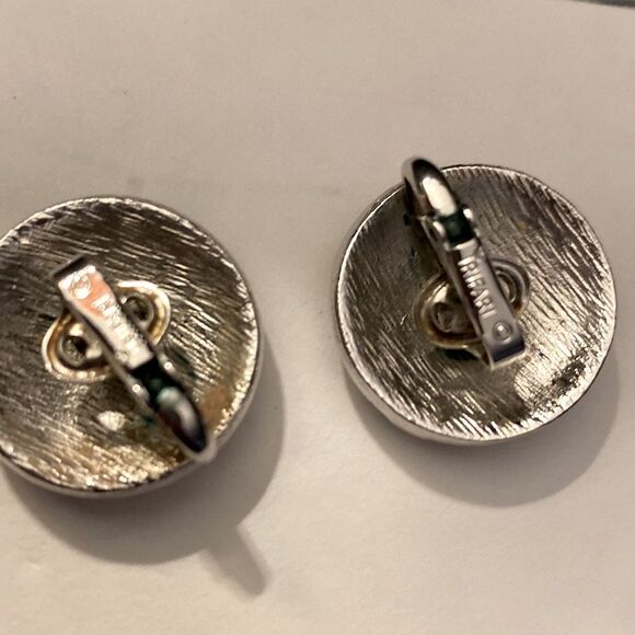 Vintage Trifari Crown Silver Round Clip On Earrings - Picture 8 of 8